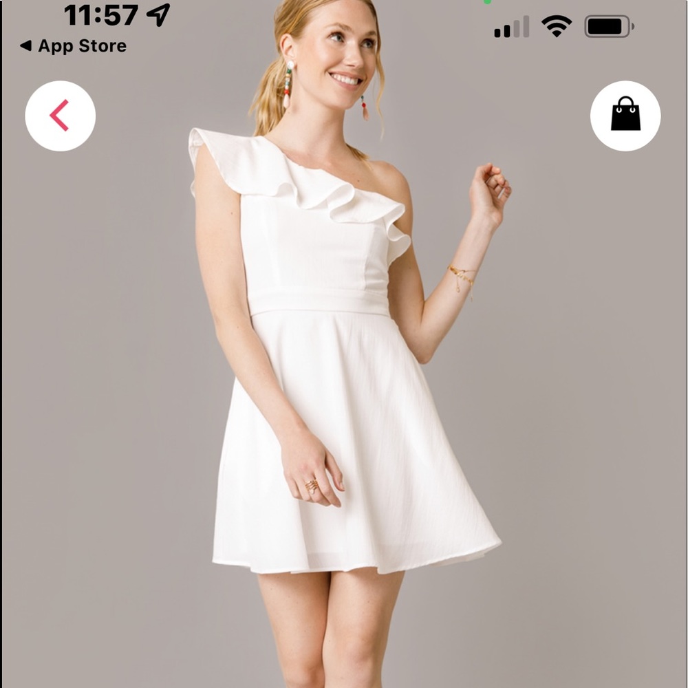 Francesca’s white party dress size small